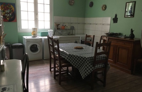 Dole Apartment | Large apartment downtown, quiet, comfortable, free tea, coffee
