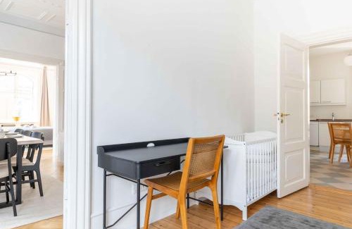 København V Apartment | Large Apartment in Central Copenhagen by Tivoli Gardens