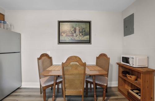 Fredericksburg Apartment | Large Apartment near Mary Washington with full kitchen & in-unit laundry