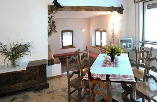 Comeglians Apartment | Large apartment with fireplace