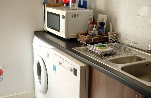Upper Town Condo | Large Apt. in the Heart of Historic Bath (MB)