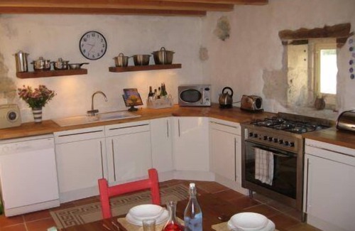 Monjoi Other | Large barn and small chapel with stunning views