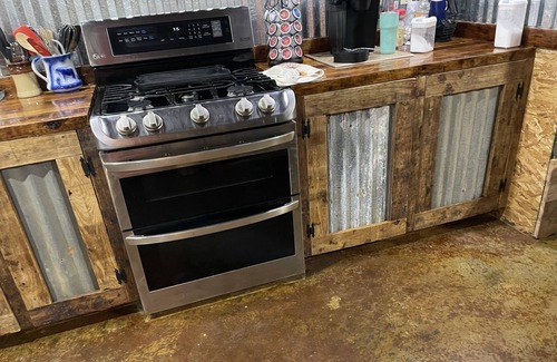 Cason Cabin | Large barndo for family gatherings, entertainment or just time away