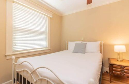 Columbus House | Large BnB - The White House & Cottage