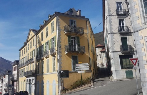 Eaux-Bonnes Apartment | Large bright apartment, 3 bedrooms, sleeps 8 100m2