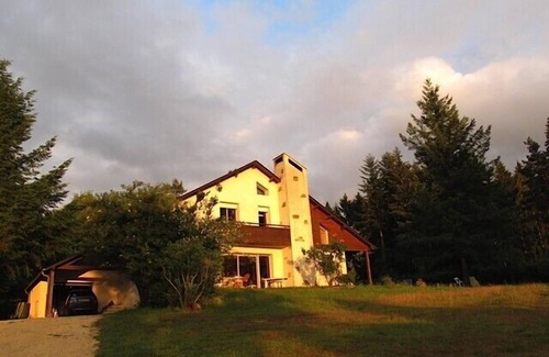 Treignac House | Large bright house away from the Bourg de Treignac on the edge of the forest.