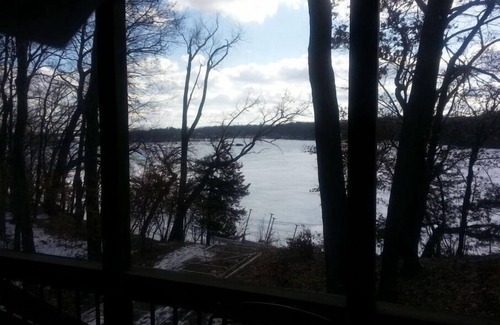 South Haven House | Large Cabin on Lake Sylvia with Tiki Hut