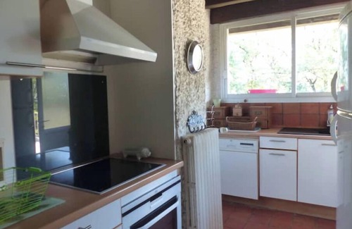 Brignac-la-Plaine House | Large campane house