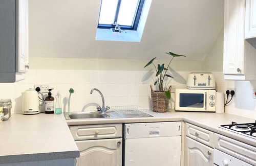 Chichester Apartment | Large central Chichester stylish appartment