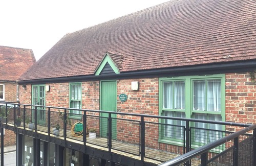 Chichester Apartment | Large central Chichester stylish appartment