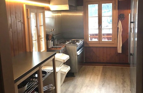 Morgins Ski Chalet | Large chalet to rent for 20 people