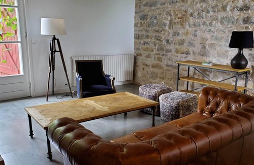 Bidache House | Large charming home 40 minutes from the beaches and mountains