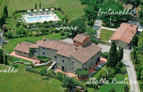 Cortona Apartment | Large country apartment in Cortona 3bed3bath with shared pool & gorgeous gardens