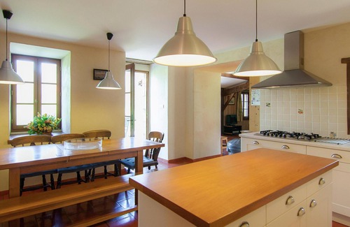 Issac House | Large country house with private pool