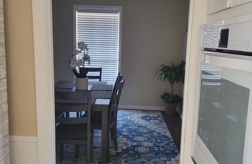 Tougaloo House | Large Cozy 4 bedroom home sleeps 8 w/heated pool