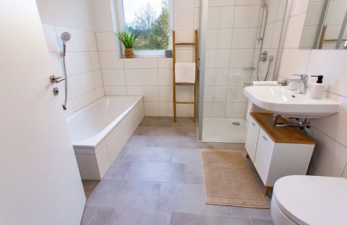 Mietersheim Apartment | Large COZY 4-room apartment with balcony *near Europa Park*