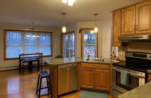 Bushkill House | Large Cozy Modern Pocono House With Huge Game Room