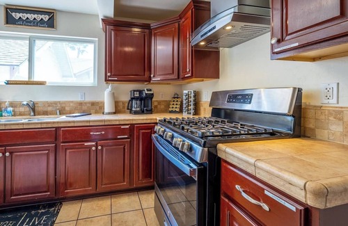 Downtown Riverside House | Large Craftsman blocks from Downtown Riverside!