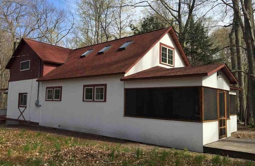 Frankfort House | Large Crystalia Cottage along Famous M22 Vacation Corridor