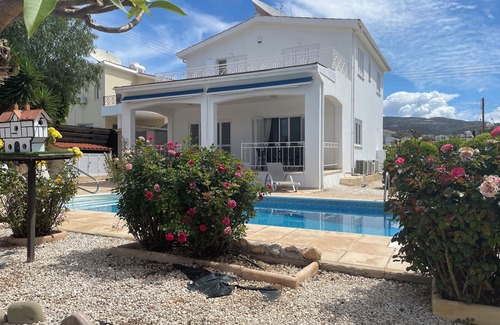 Peyia Town Villa | Large detached family Villa with private pool and beautiful gardens, full a/c.