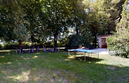 Feugarolles House | Large detached house with park, pool and spa.