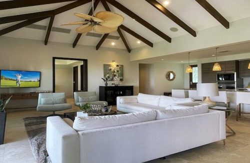 Herreras Apartment | Large Elegant Penthouse Retreat, Beach, Pool, Golf Cart. Perfect for Families