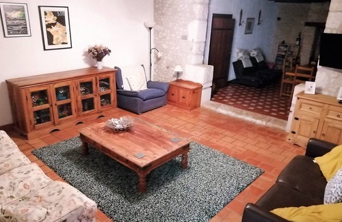 Saint-Jean-de-Duras Other | Large family and pet friendly farmhouse with substantial grounds & swimming pool