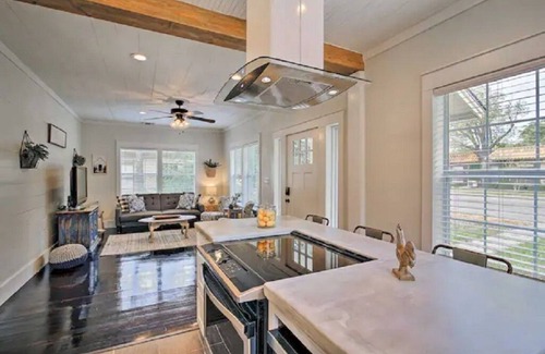 Uvalde House | Large Family Cottage near Main St Shops! Sleeps 9.