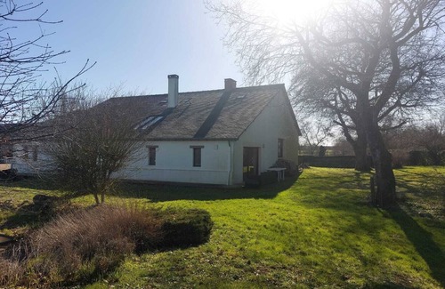 Nort-sur-Erdre House | Large family home with outdoor pool in the countryside. Pets allowed