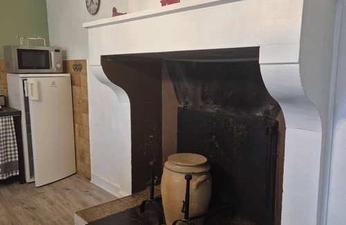 Vouthon Cottage | Large family home at the gateway to Périgord. Pets allowed