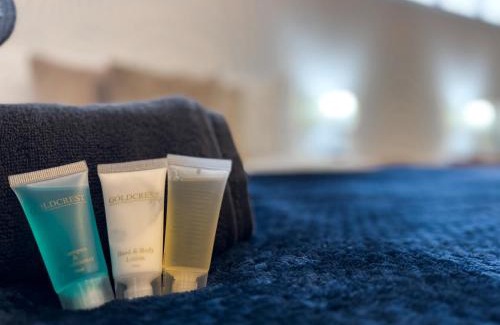 Maidstone Apartment | Large Family Suite With 2 Double Beds & Sofa Bed