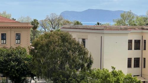 Corso dei Mille - Sant'Erasmo Apartment | Large flat near Botanical Garden & Central Station