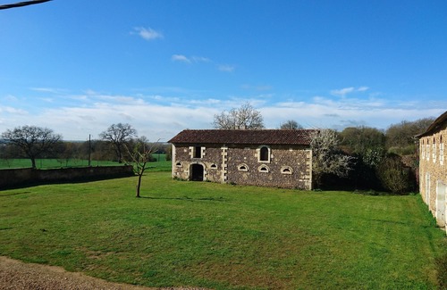 Cheneche House | Large gite - pool - quiet. weekly WE rental - near FUTUROSCOPE
