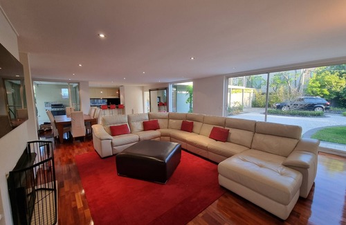 Brighton House | Large Golden Mile house sleeps 12. Within 50 meters of the beach and restaurant.