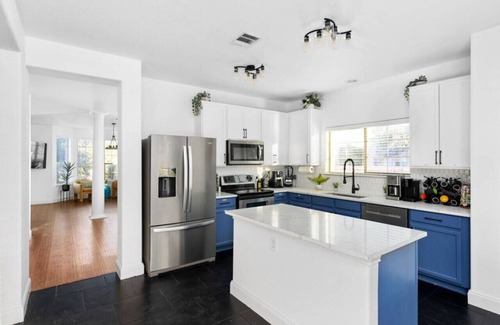 Morningside Meadows House | Large Groups' Luxury House - Pool - Sleep 22
