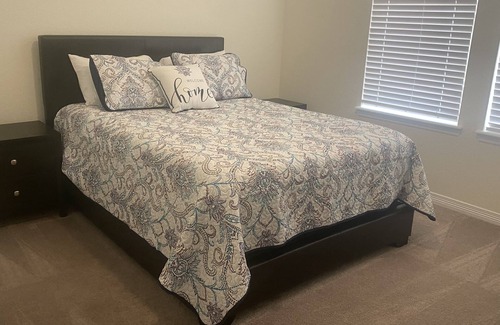 Parker House | Large Guest Suite. Private Exterior entrance! Self check in! En-suite W/D