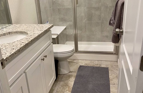 Parker House | Large Guest Suite. Private Exterior entrance! Self check in! En-suite W/D