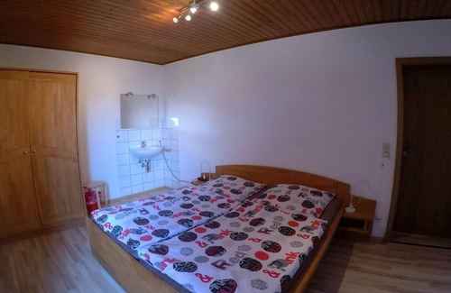 Altmorschen House | Large holiday house with pool and sauna for 8 (-10) people in the middle Fulda valley
