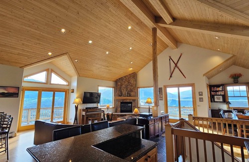 Wildernest House | Large Home w/Stunning Views of Lake Dillon & Summit, hot tub, ski & golf access