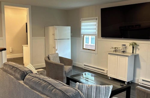 Ligonier House | Large home, walk to center of town, historic attractions and specialty shopping!