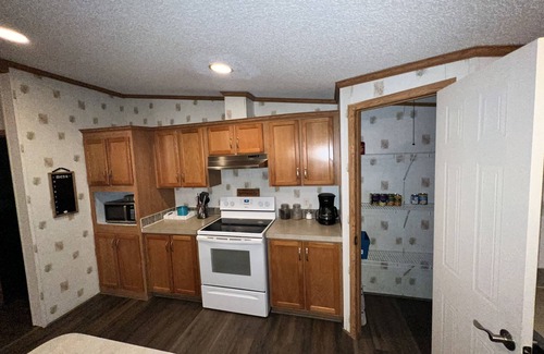 Preston House | Large Home with Ample Space for Family and Groups