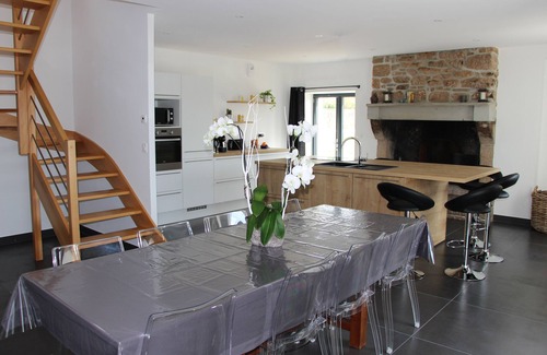 Fermanville House | Large house 6 to 12 travellers - 1 mn walk from the SEA