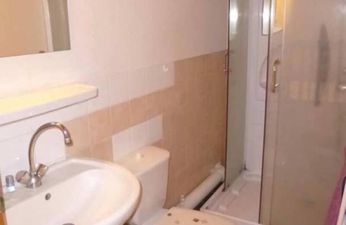 Villeneuve-dʼAllier Cottage | Large house for families and friends near Gorges de l'Allier