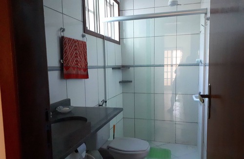 Unamar Condo | Large house, in condominium, security 24hs. It is 200 m from the beach. Farto trade.