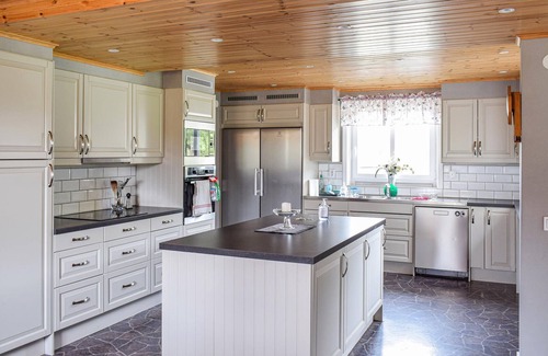 Morlunda House | Large house located on a hill, for a wonderful vacation with the family.