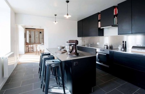 Badecon-le-Pin Cottage | Large House with Terrace near River in Berry