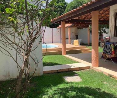 Parafuso House | Large house with pool, barbecue and garden