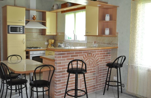 Begole House | Large House with pool veranda and views of the Pyrenees