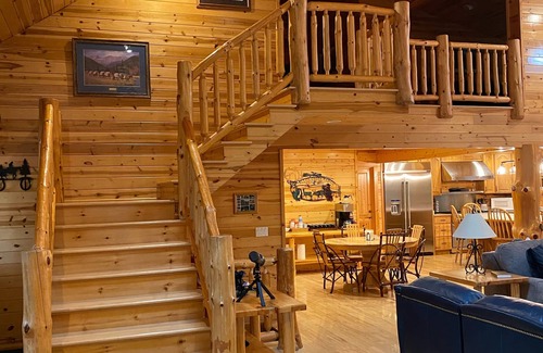 Bitely House | Large lodge perfect for a relaxing, quiet getaway.