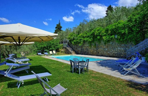 Greve in Chianti Apartment | Large lodging in Chianti, San Polo,Wi-Fi,Terrace for al fresco dining,sleep 9
